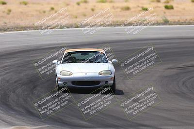 media/Jun-01-2025-CalClub SCCA (Sun) [[eae223c5dd]]/Group 1/Track Event 4/